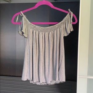 Off-the-shoulder t-shirt